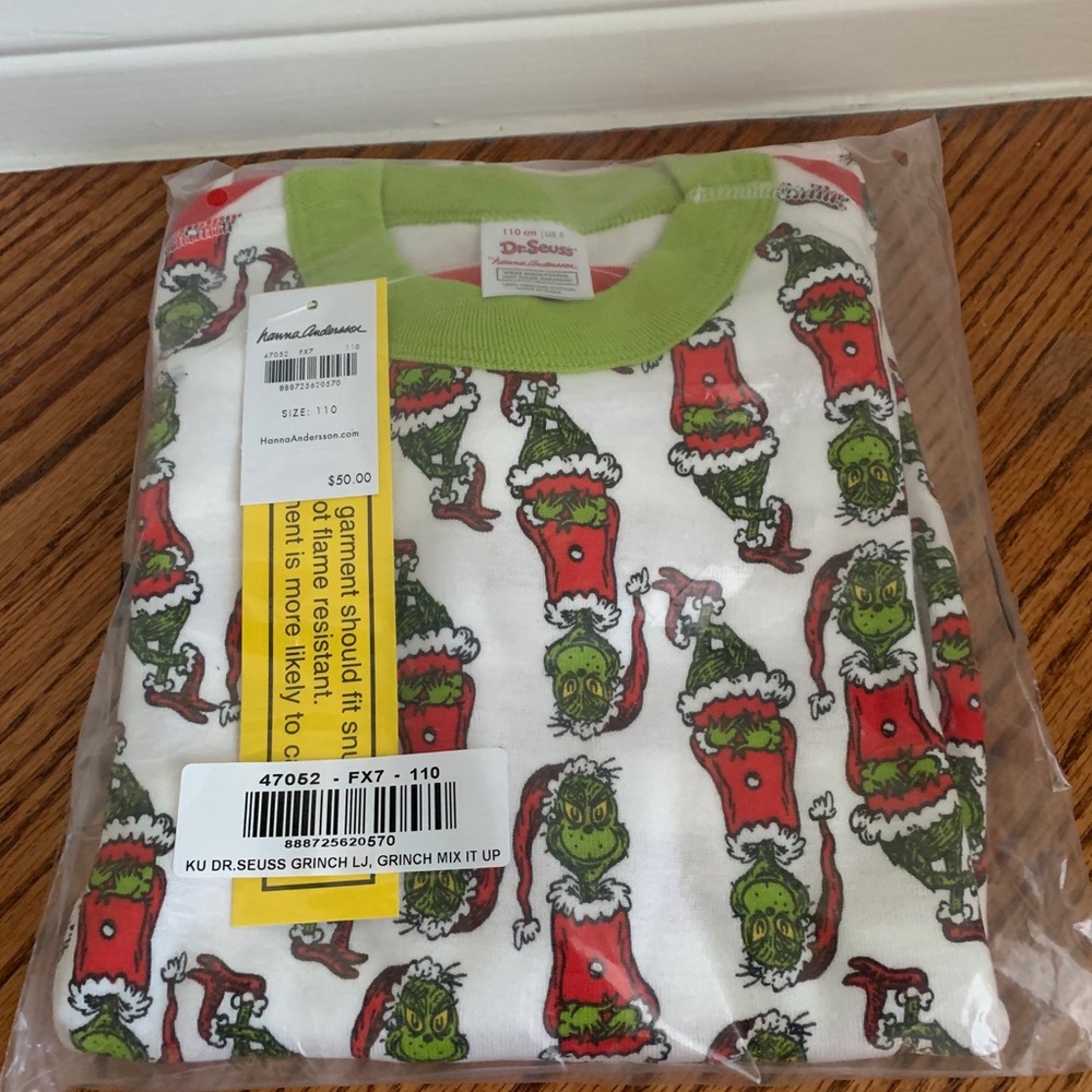 NEW Hanna Andersson Grinch Pajamas 110 (5)